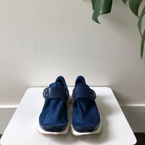 Nike women’s sock darts